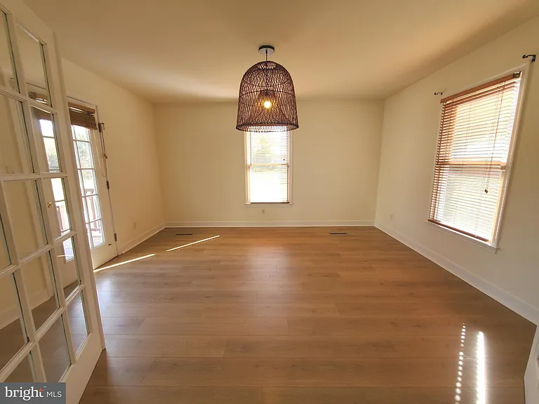 614 E Pebworth Rd — Photo 24
