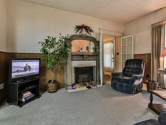 3rd image of 400 W Broadway St #0