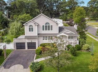 2 Hamilton Street, Farmingdale, NY 11735