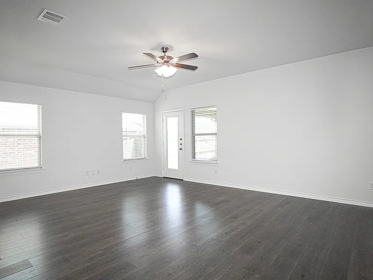 871 Philadelphia St — Photo 6