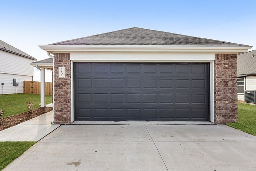 1st image of 2104 Crimson Lake Blvd
