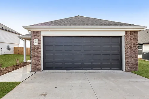 2104 Crimson Lake Blvd Photo 1