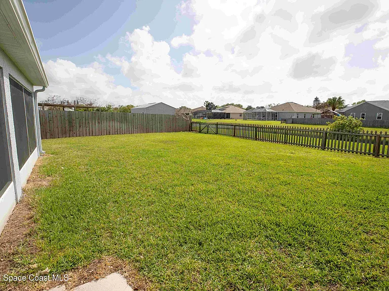 3821 Long Leaf Dr — Photo 12