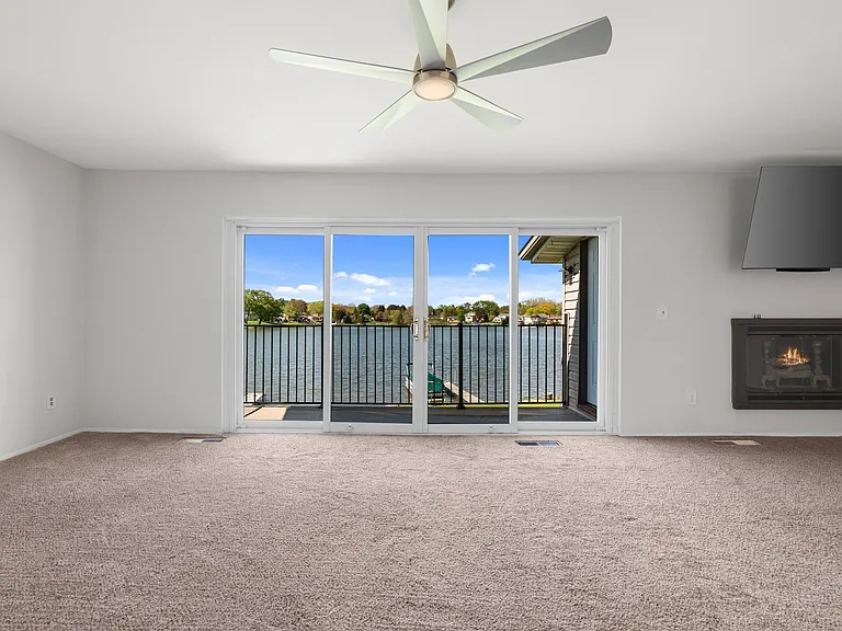 4960 Lake Point Dr — Photo 7