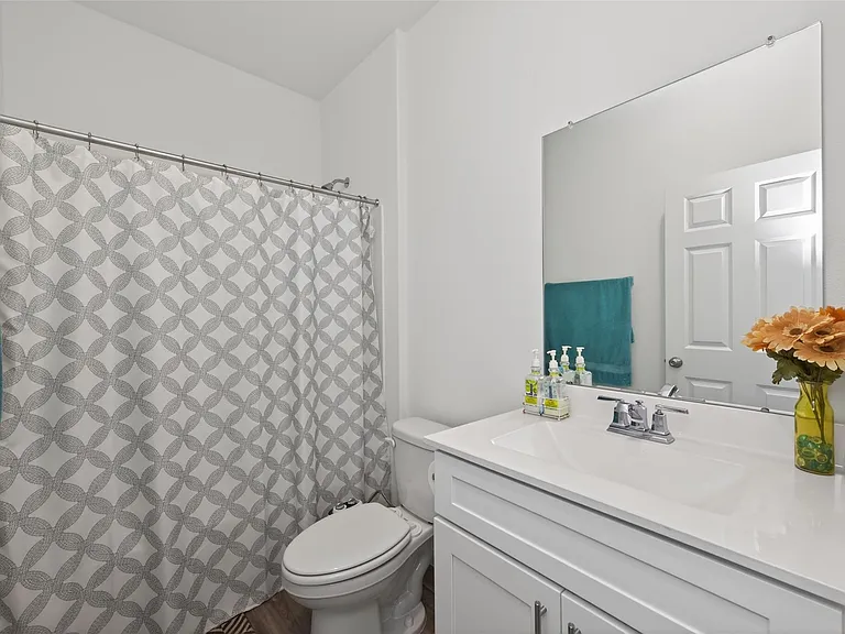 7326 Madison Commons Ln — Photo 10