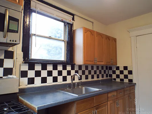 Rented by Evergreen Realty & Investments | media 55