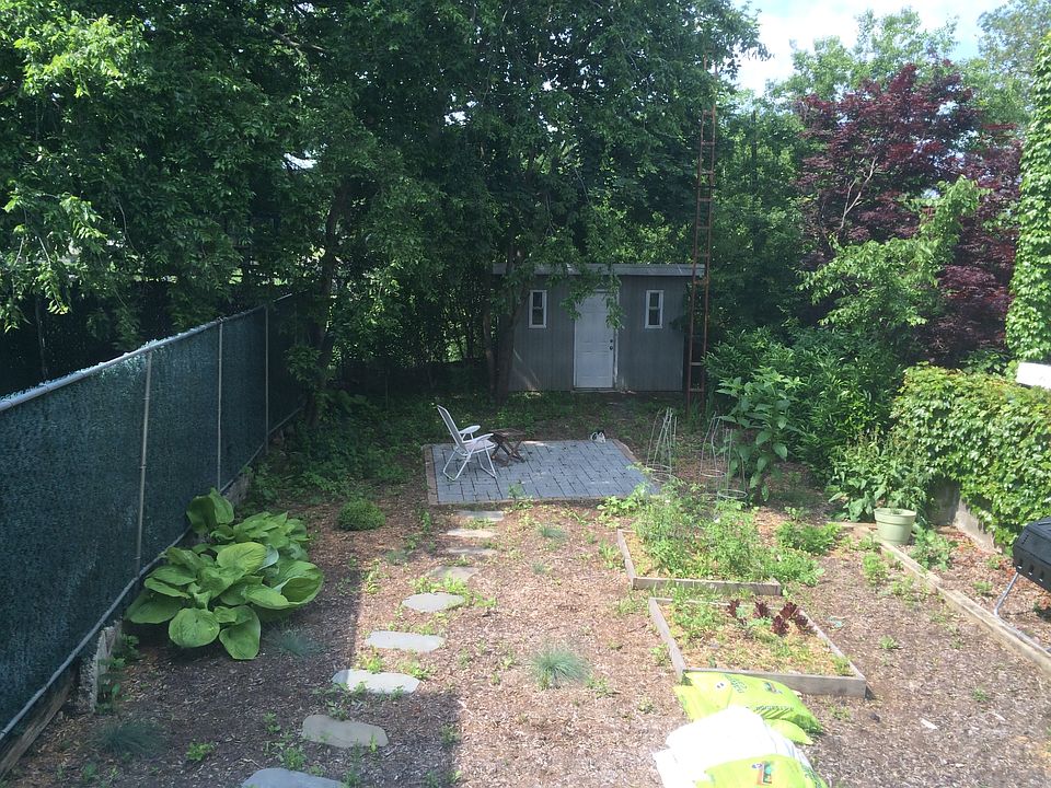 Your shared garden (with one other apartment only)