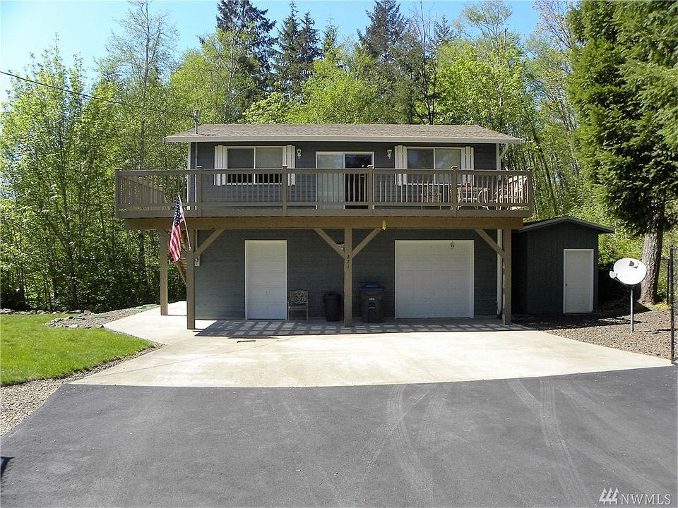1st image of 221 NE Forest Creek Dr