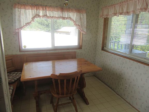 5th image of 111 Sunnyside Dr
