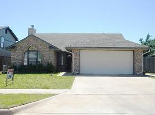 1515 SE Pinewood Dr, Lawton, OK 73501