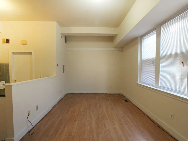 100 E Price St — Photo 23