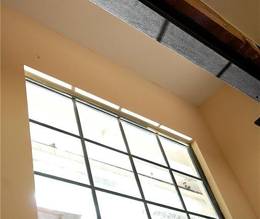 5th image of 411 Valley St Unit 11