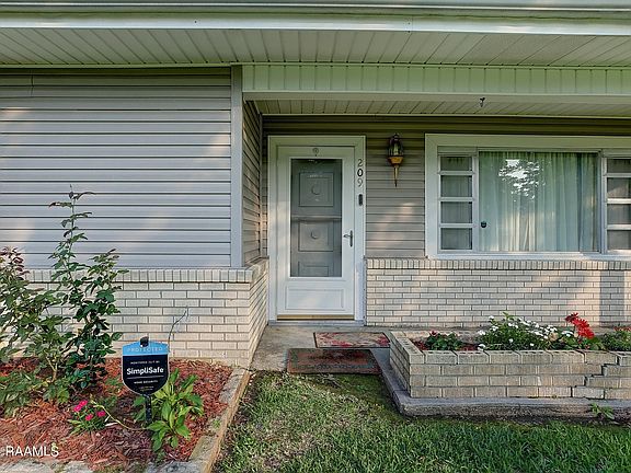3rd image of 209 Bodin Dr