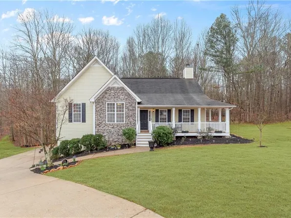 409 Barrington Dr, Hiram, GA 30141