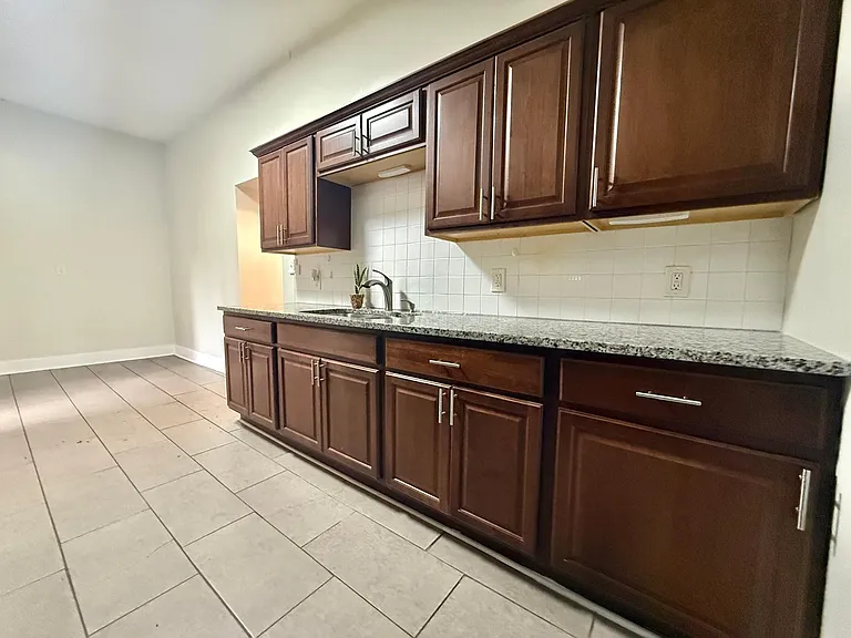 4437 Lorain Ave #DOWN — Photo 5