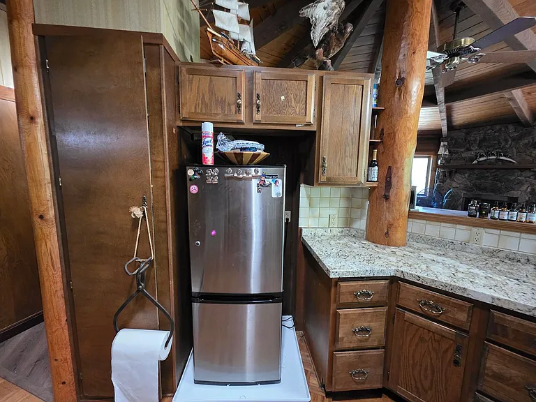 7068 Sandy Crk — Photo 10
