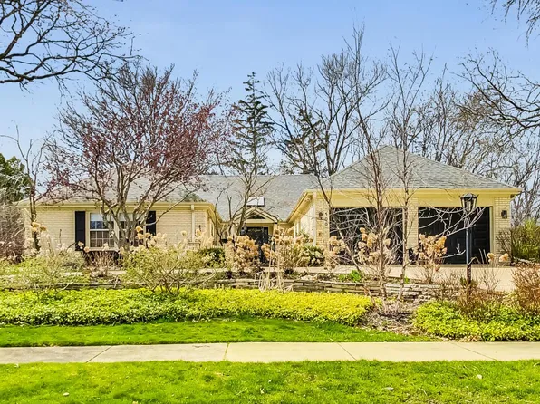 500 Standish Dr, Deerfield, IL 60015