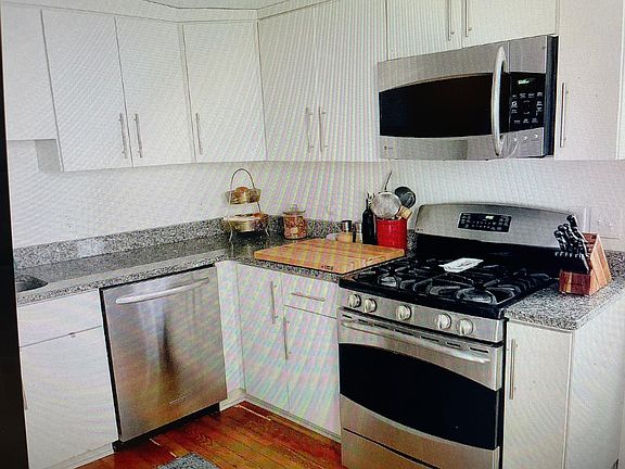 3rd image of 2608 E Clay St