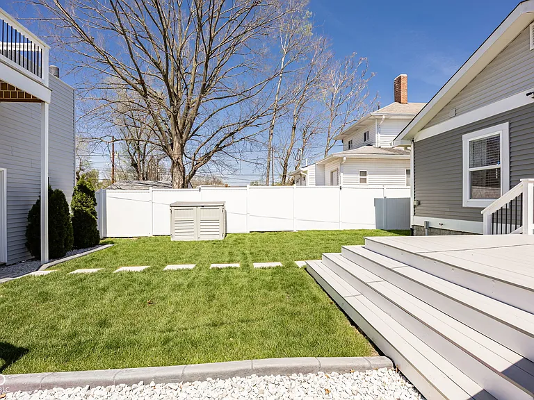2934 Macpherson Ave — Photo 40