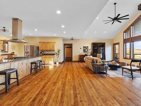 3rd image of 8044 Lueth Road