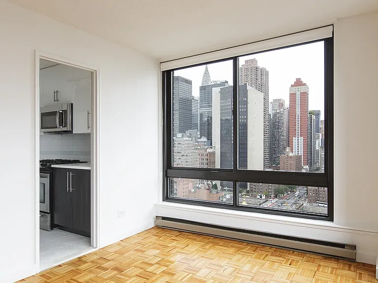 300 E 34th St #9B — Photo 23