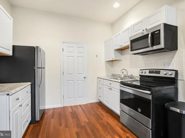 618 N 40th St APT 3, Philadelphia, PA 19104