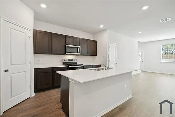 323 Clematis St — Photo 3