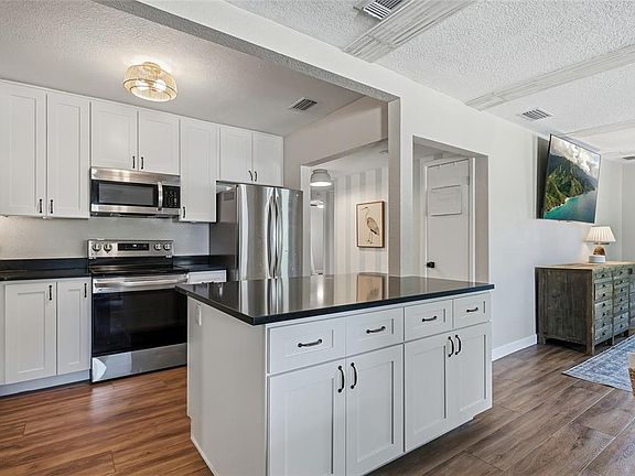 4th image of 3305 W Ballast Point Blvd