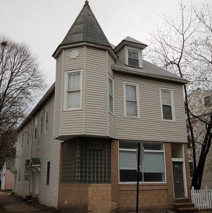 1st image of 3059 N Leavitt St APT 1R