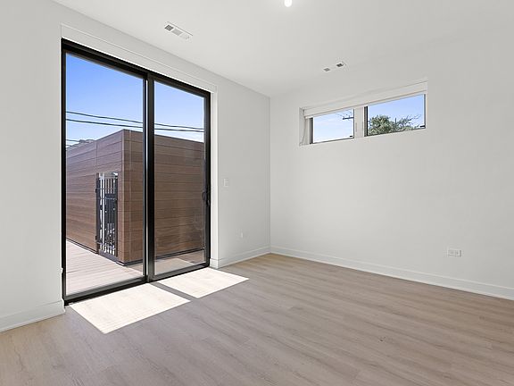 5th image of 1801 W Grand Ave #201