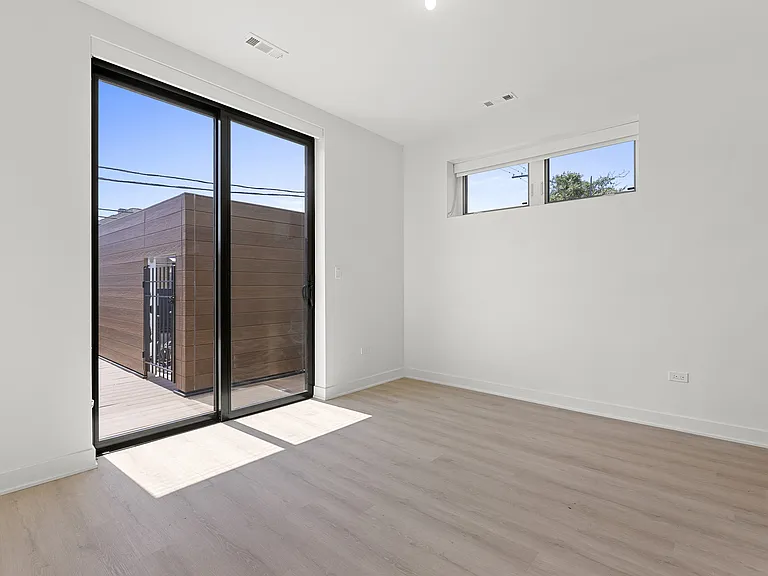 1801 W Grand Ave #201 — Photo 5