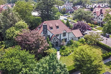 Sold by E Realty International Corp