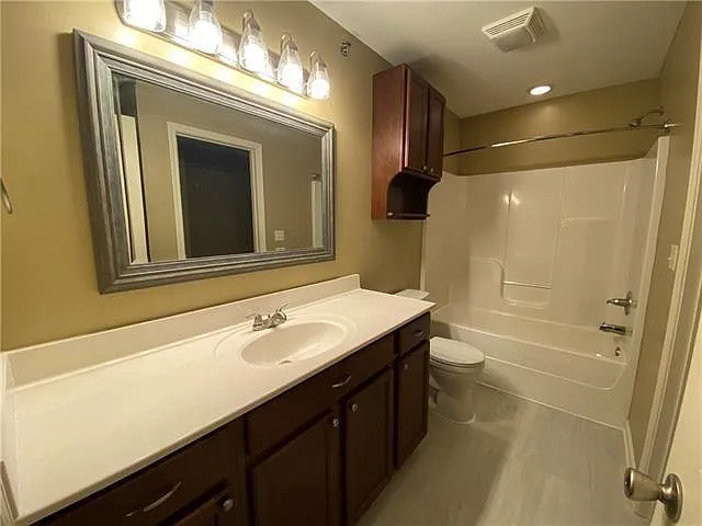 440 S Military Rd #29 — Photo 5