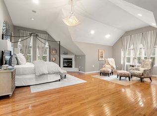 15 Homestead Dr, Medfield, MA 02052