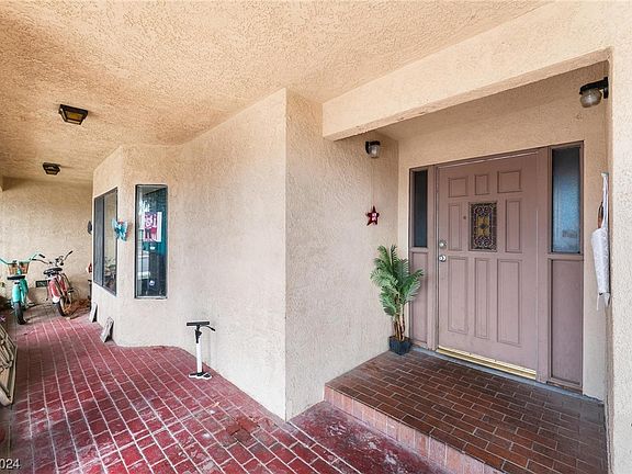 5th image of 1204 Gold Ave