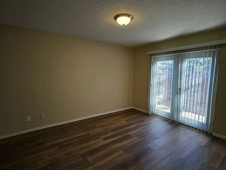 136 Erbbe St NE #1-4 — Photo 12