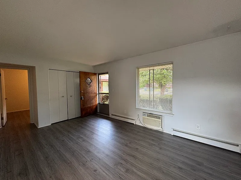 1 bed, 1.0 bath, 600 sqft, $900 — Photo 3