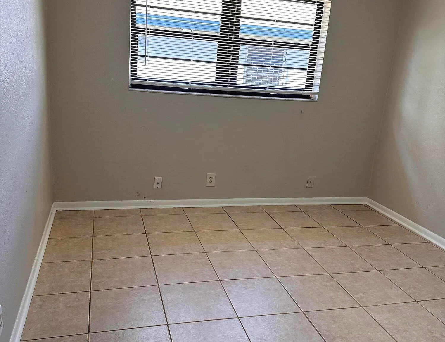 3 bed, 2.0 bath, 1170 sqft, $2,500 — Photo 4