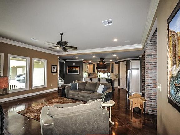 5th image of 1009 Bayou Oaks Rd