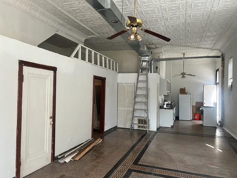 1819 S Carpenter St #1F — Photo 3