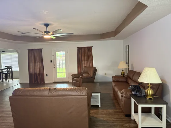 108 Blueberry St, Deridder, LA 70634