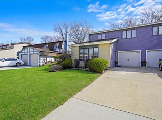 321 Morningside Dr APT B, Bloomingdale, IL 60108