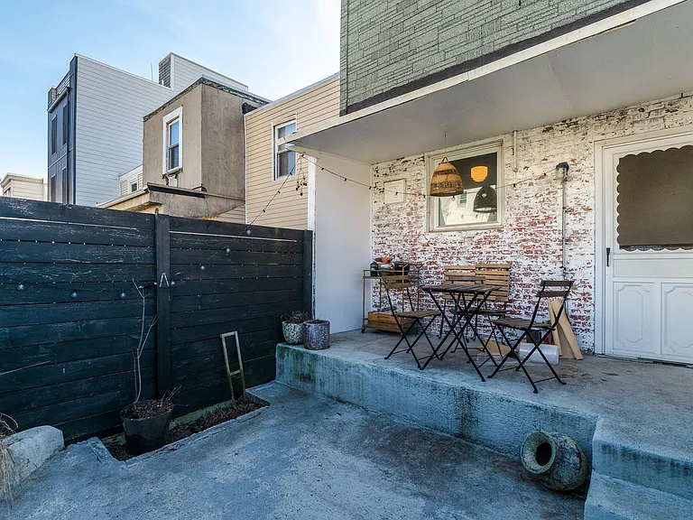 2155 E Letterly St — Photo 10