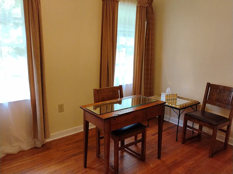 2256 Bardwell Dr — Photo 10