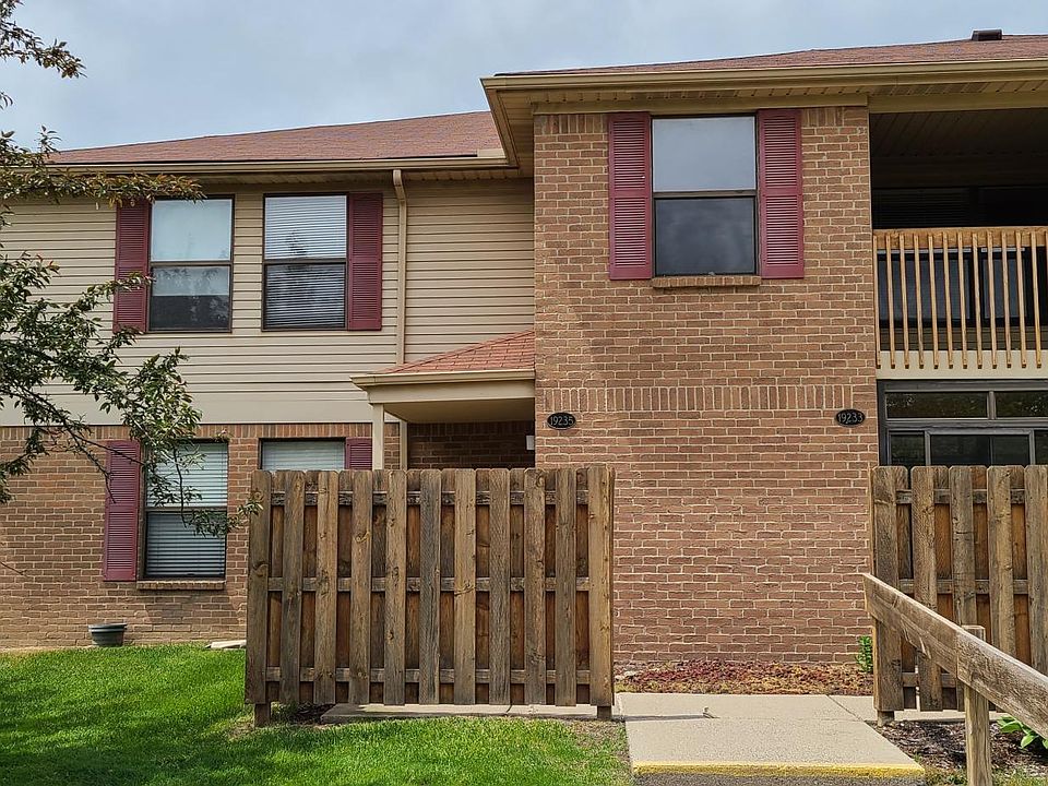 1st image of 19235 Surrey Ln #40