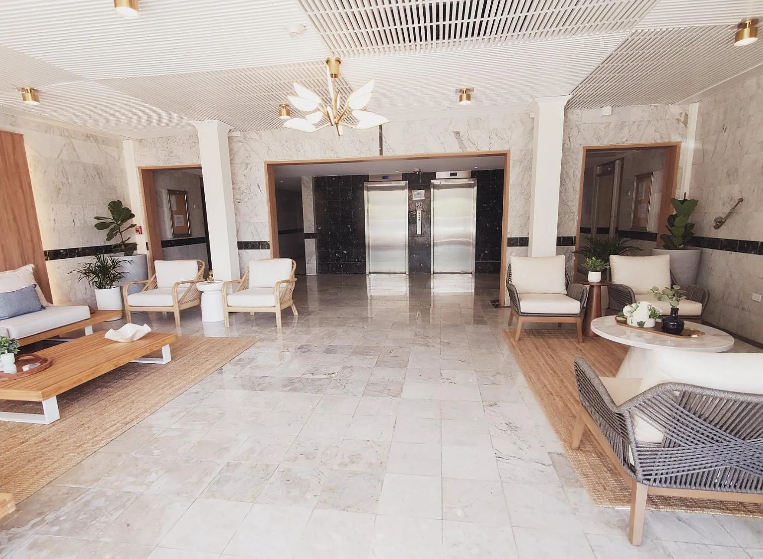 Tropicana (Condominio) — Photo 3