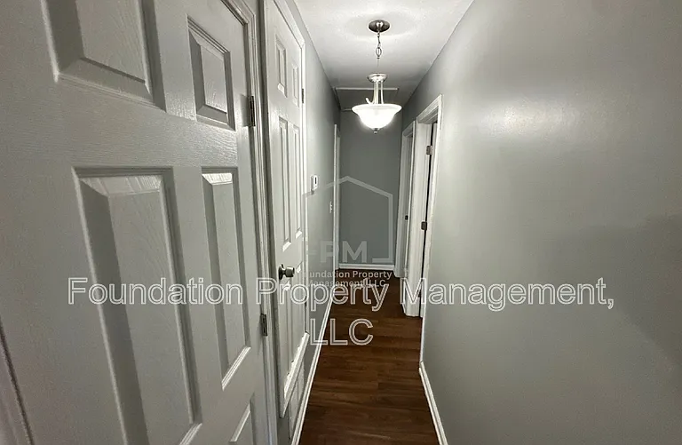 1663 Humber St — Photo 13