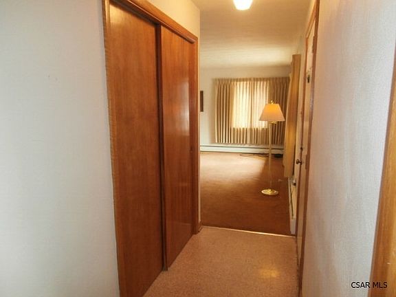 5th image of 106 Dell St