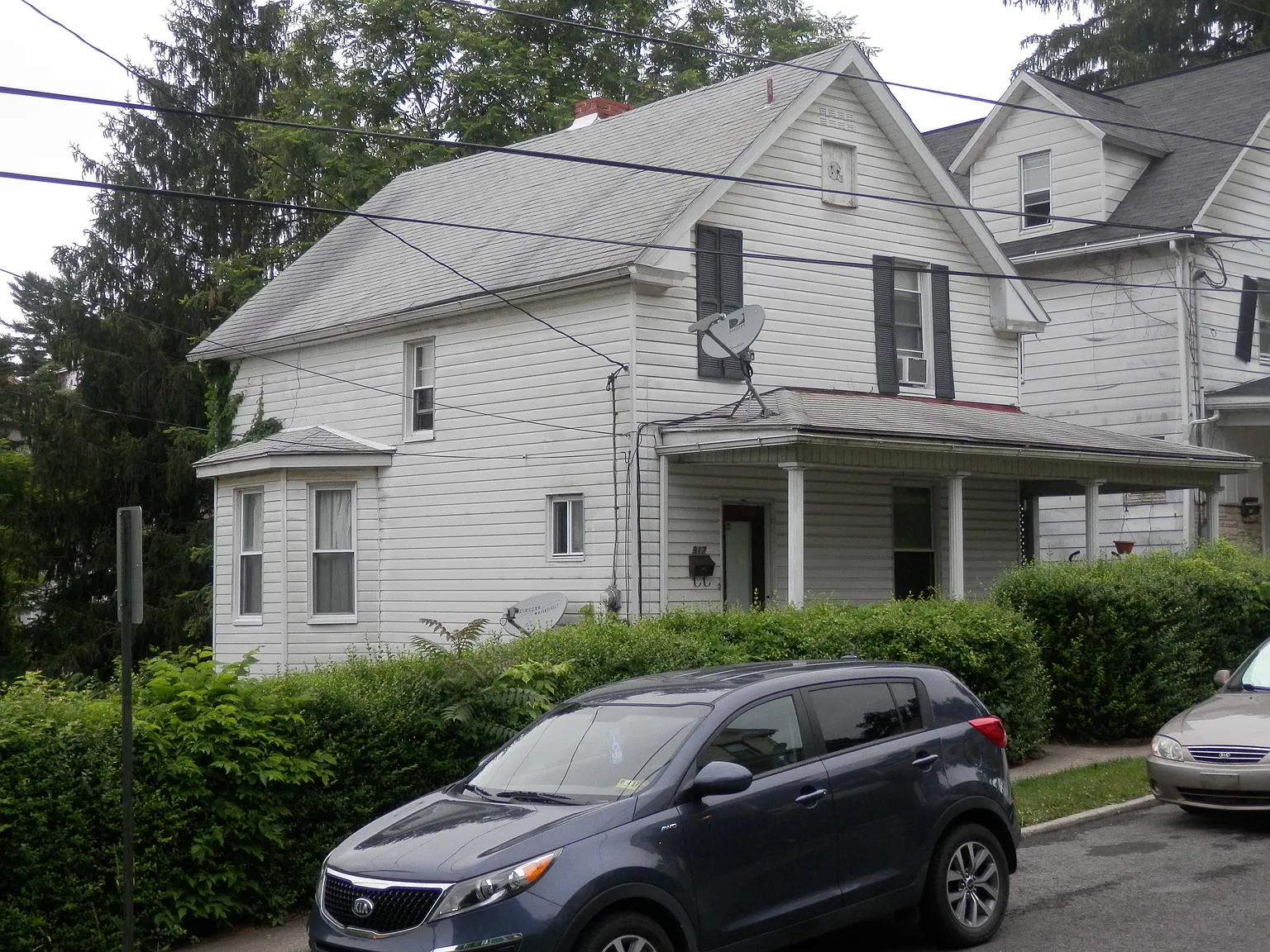 917 Charles Ave photo 1