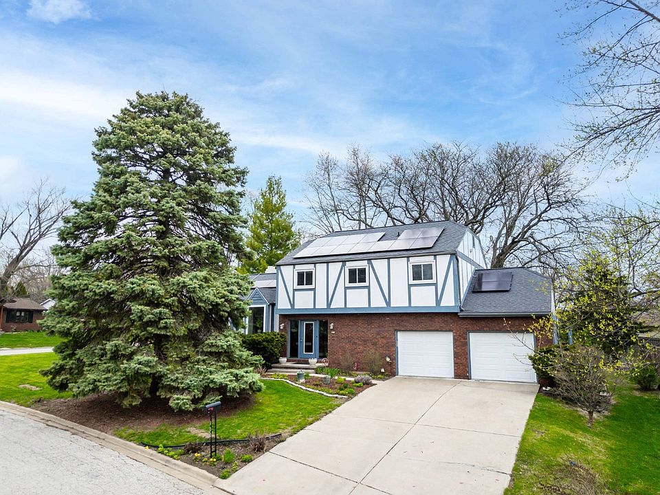 1st image of 300 Harper Ct